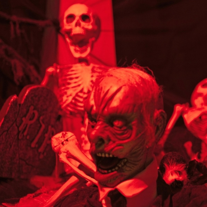 Zombie - animated - 70 x 50 x 43 cm