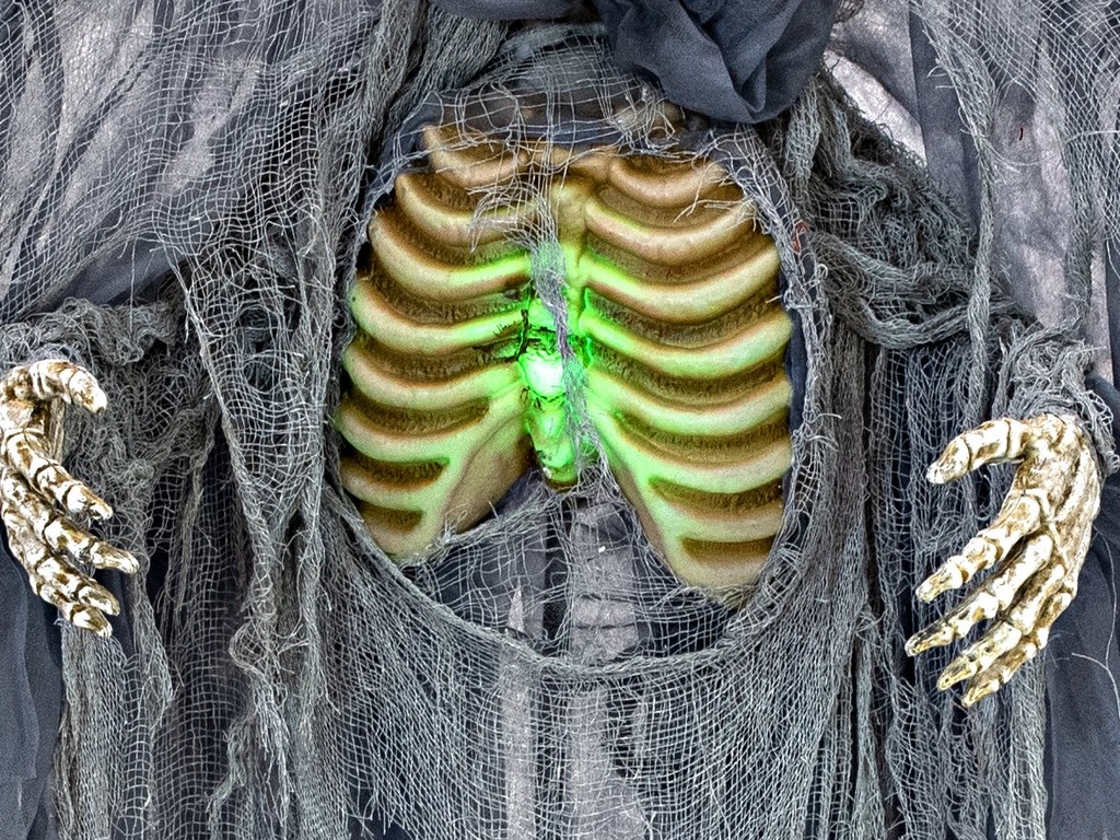 Dark angel - animated - 60 x 100 x 175 cm